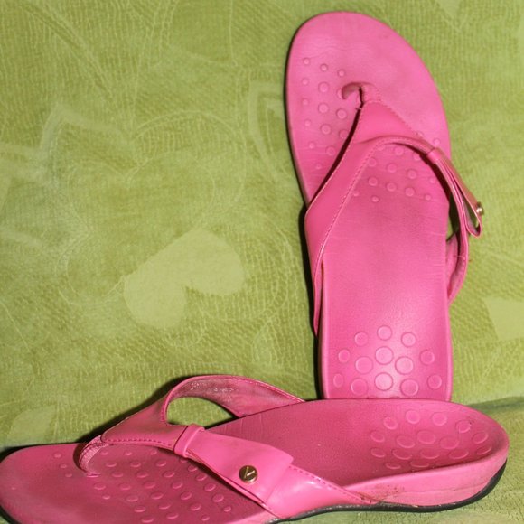 Vionic - Picture 2 of 4